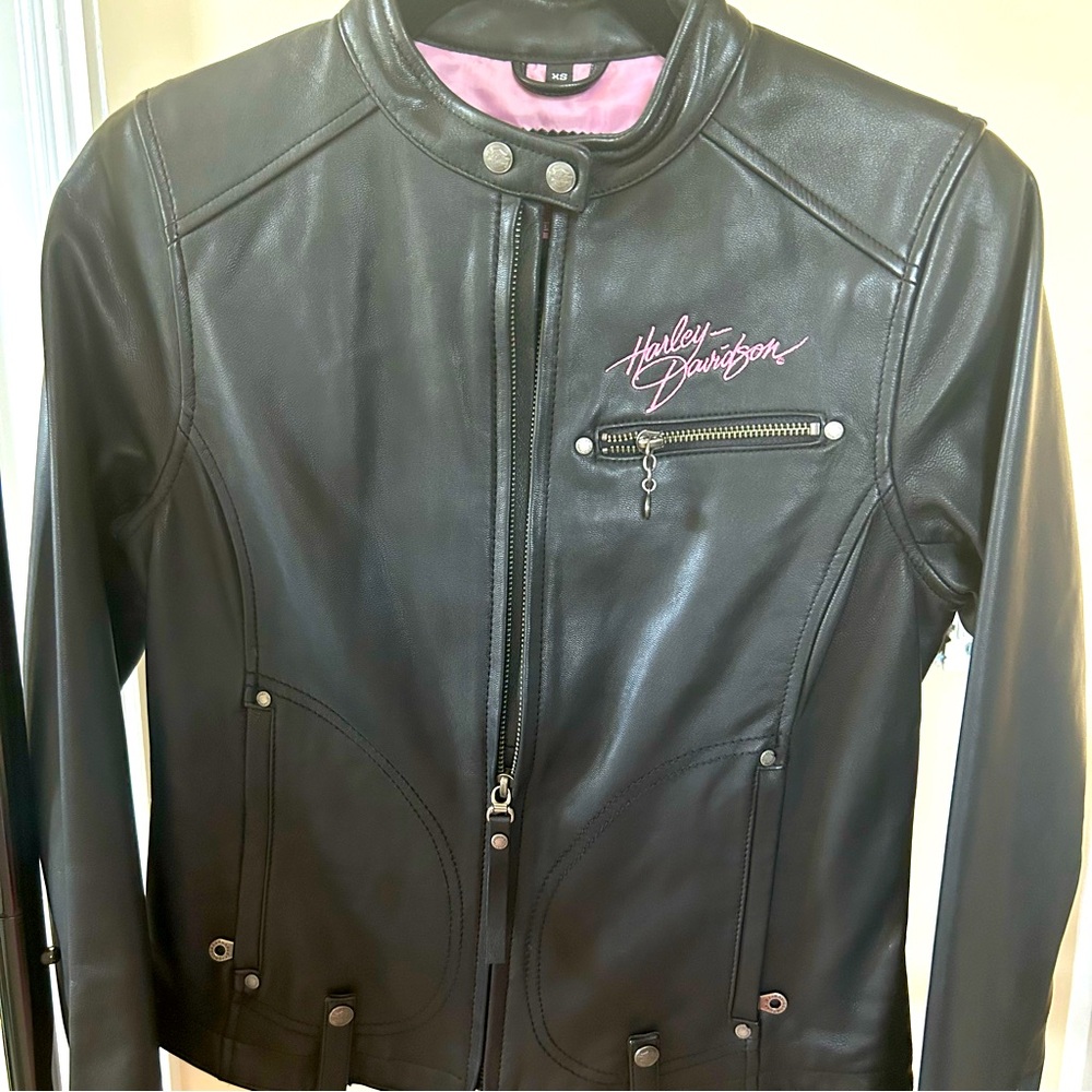 Harley Davidson, leather jacket size medium, used one time perfect condition